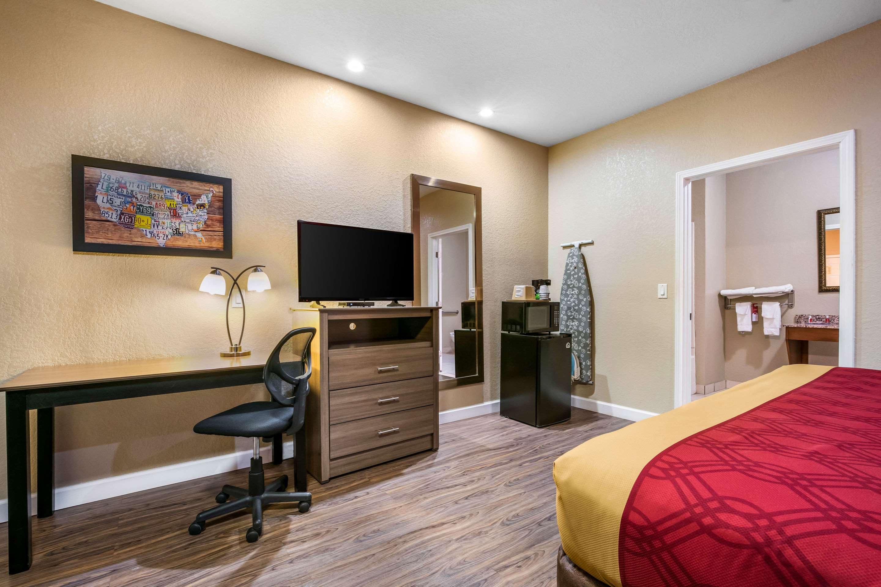 Econo Lodge Inn & Suites هورن ليك المظهر الخارجي الصورة