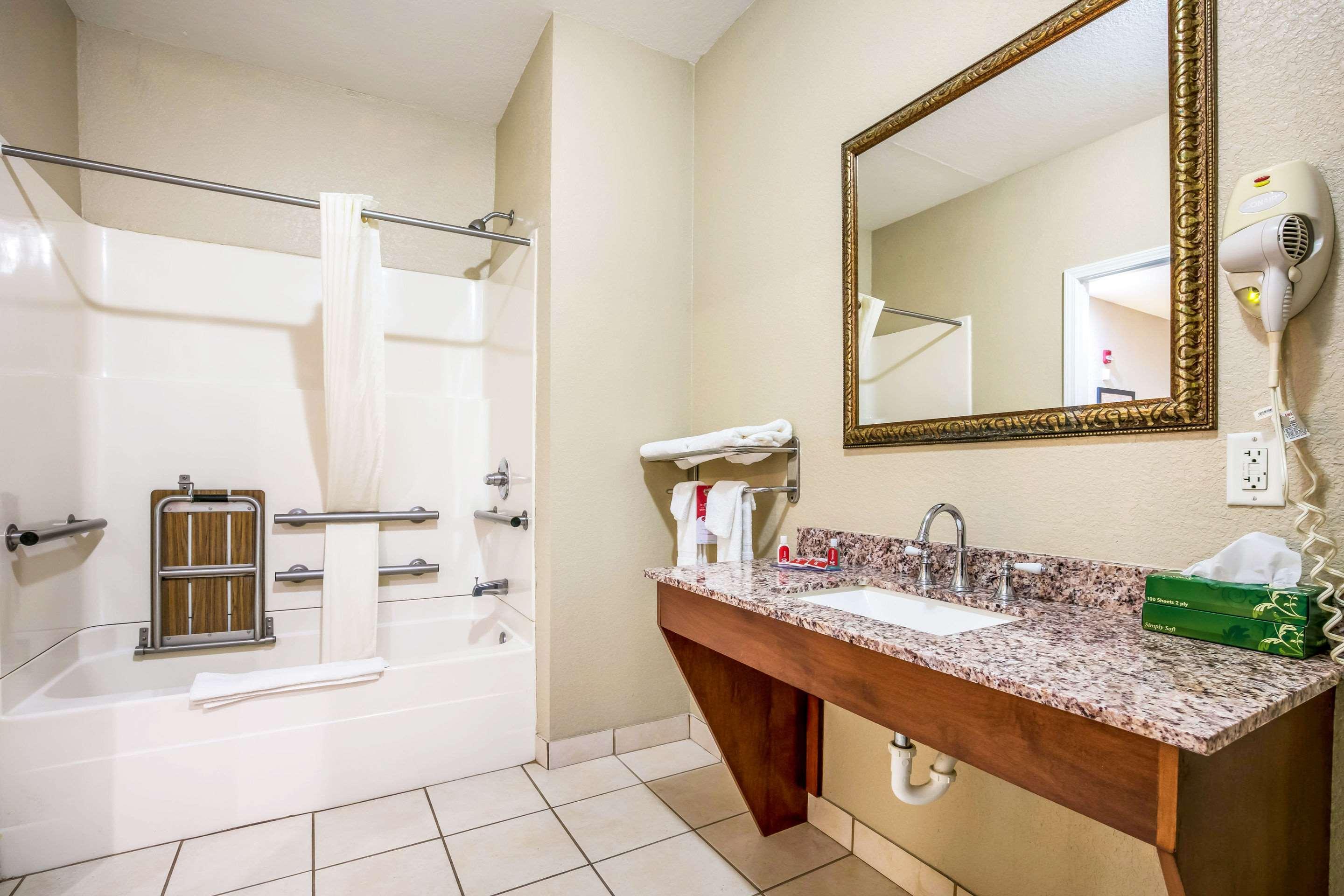 Econo Lodge Inn & Suites هورن ليك المظهر الخارجي الصورة