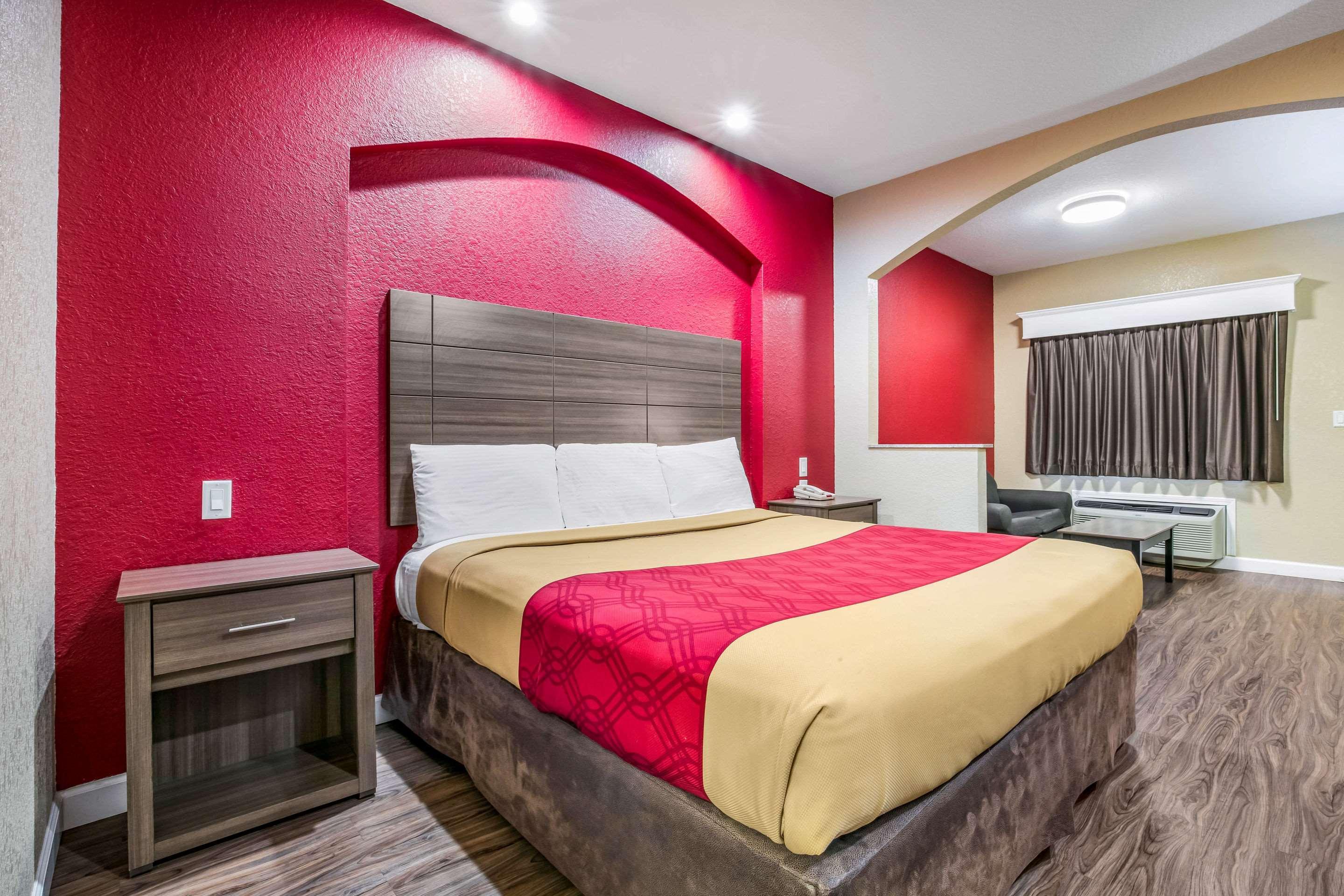Econo Lodge Inn & Suites هورن ليك المظهر الخارجي الصورة