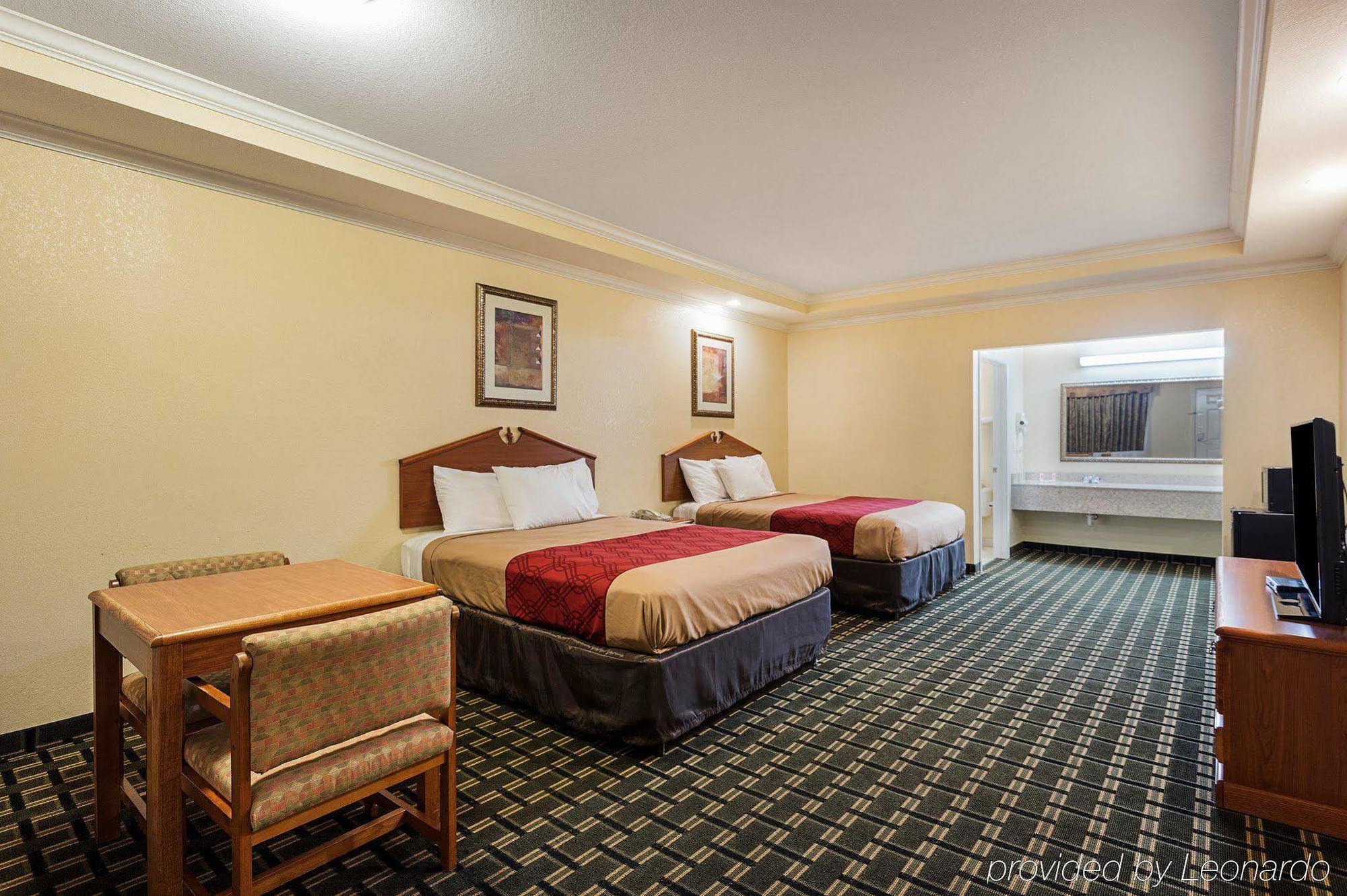 Econo Lodge Inn & Suites هورن ليك المظهر الخارجي الصورة