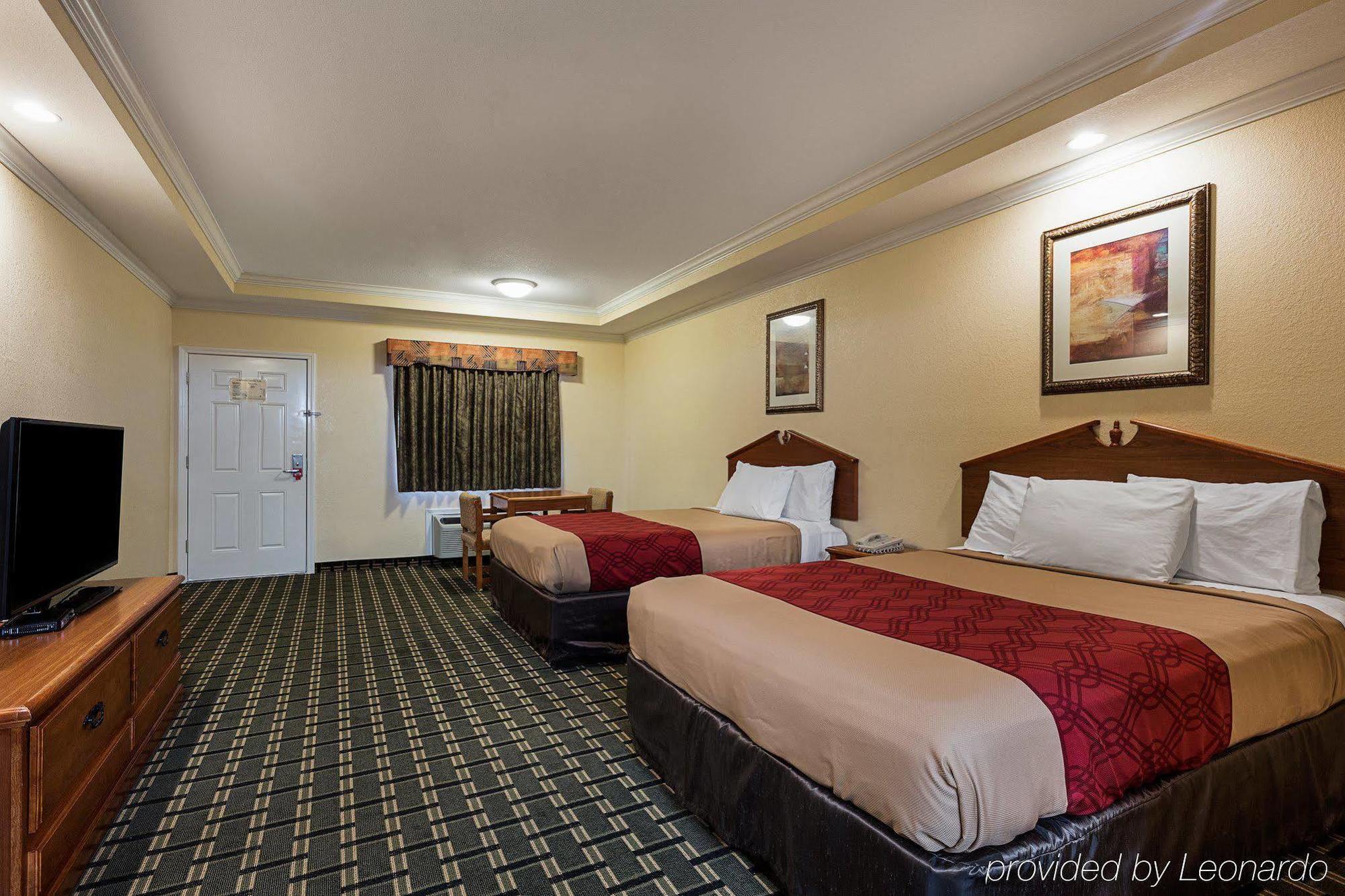 Econo Lodge Inn & Suites هورن ليك المظهر الخارجي الصورة